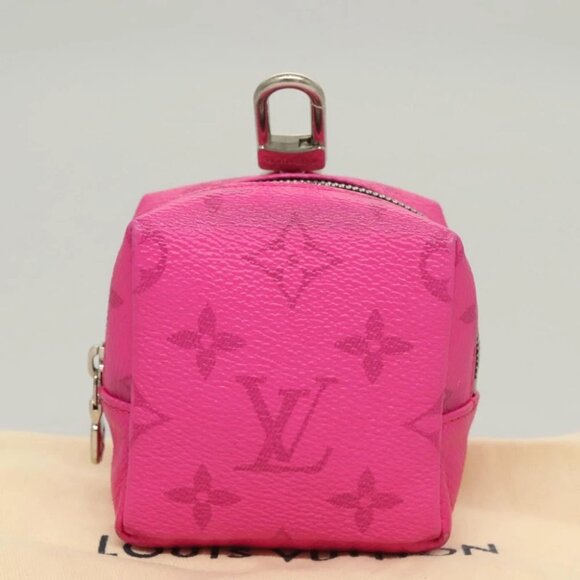LOUIS VUITTON Taigalama Porte Cles Charm Fuchsia - Picture 4 of 16